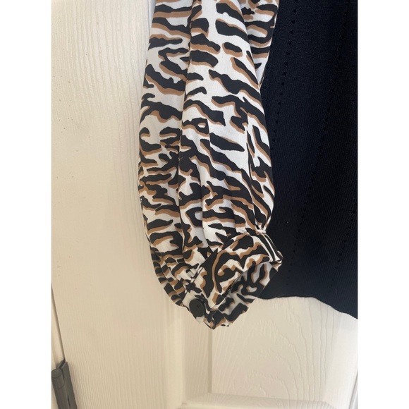 Current air sweater zebra sleeve blouse - Picture 3 of 5